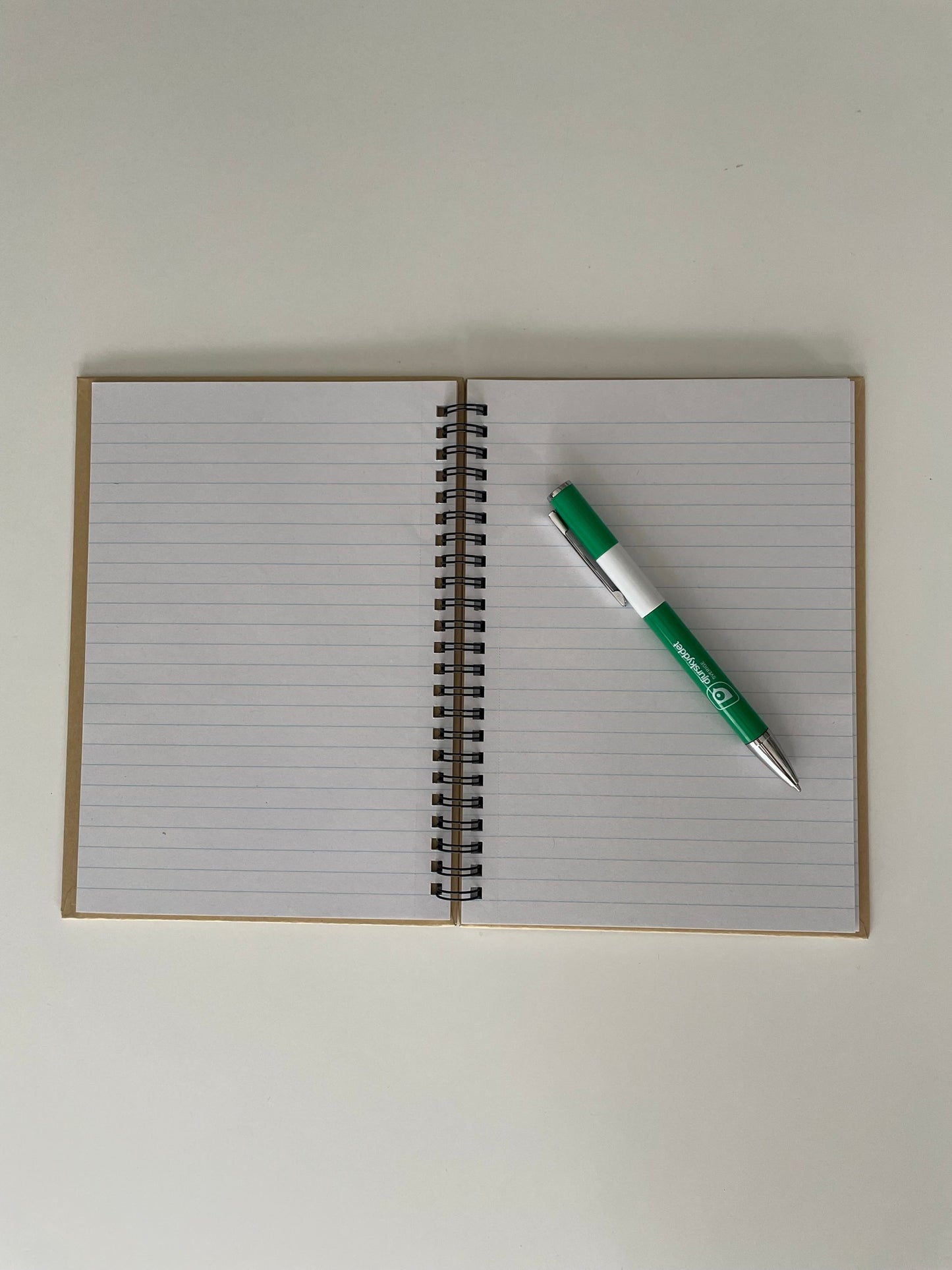 Kit: anteckningsblock och penna